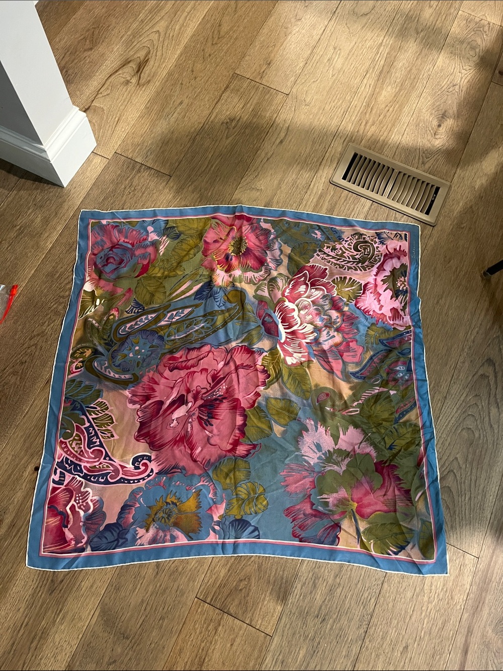 Saldarini vintage Floral Silk-Look Square Scarf in Blue and Pink